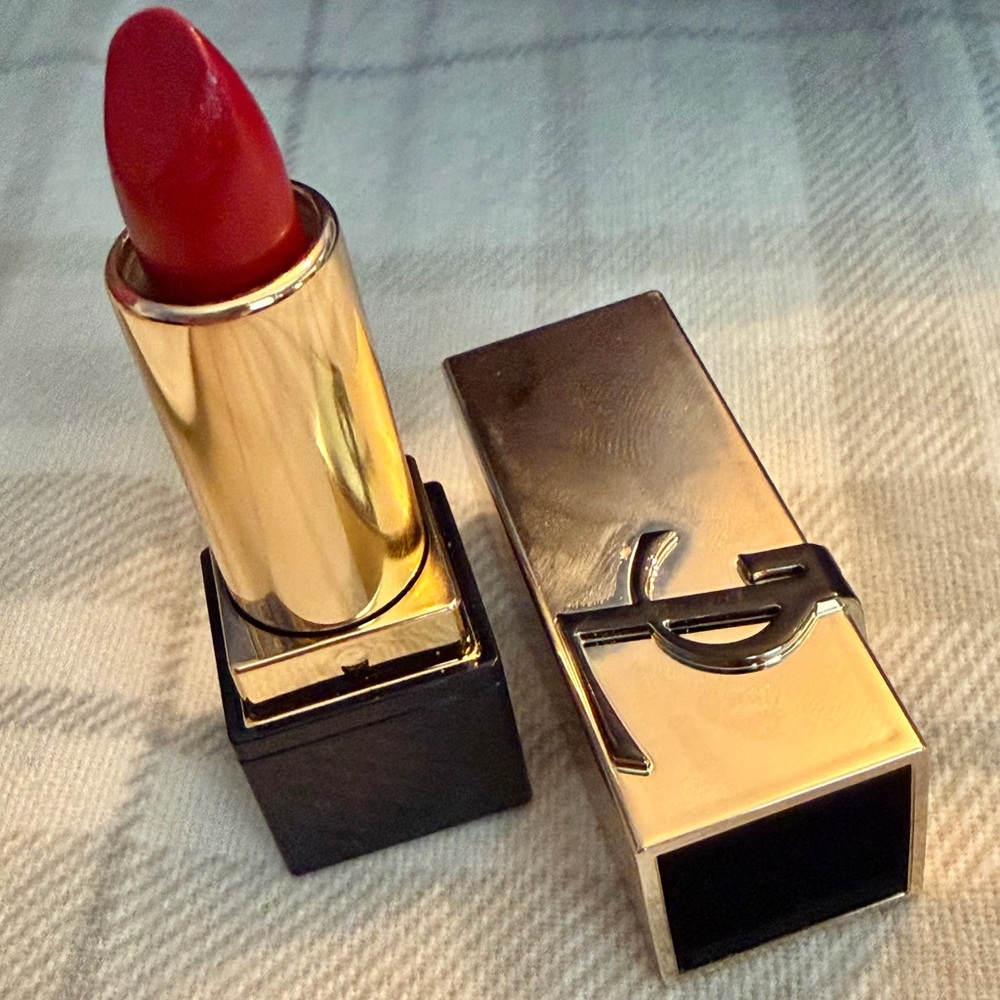 YSL Yves Saint Laurent Rouge Pur Couture Sample Mini Size Lipstick RM Rouge Muse